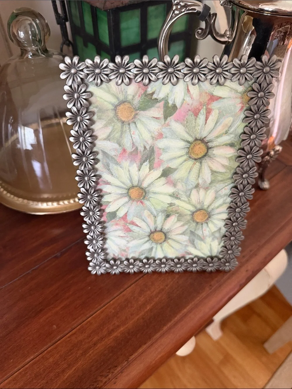 Floral Daisy Pewter Frame with glass front – Silver rectangle